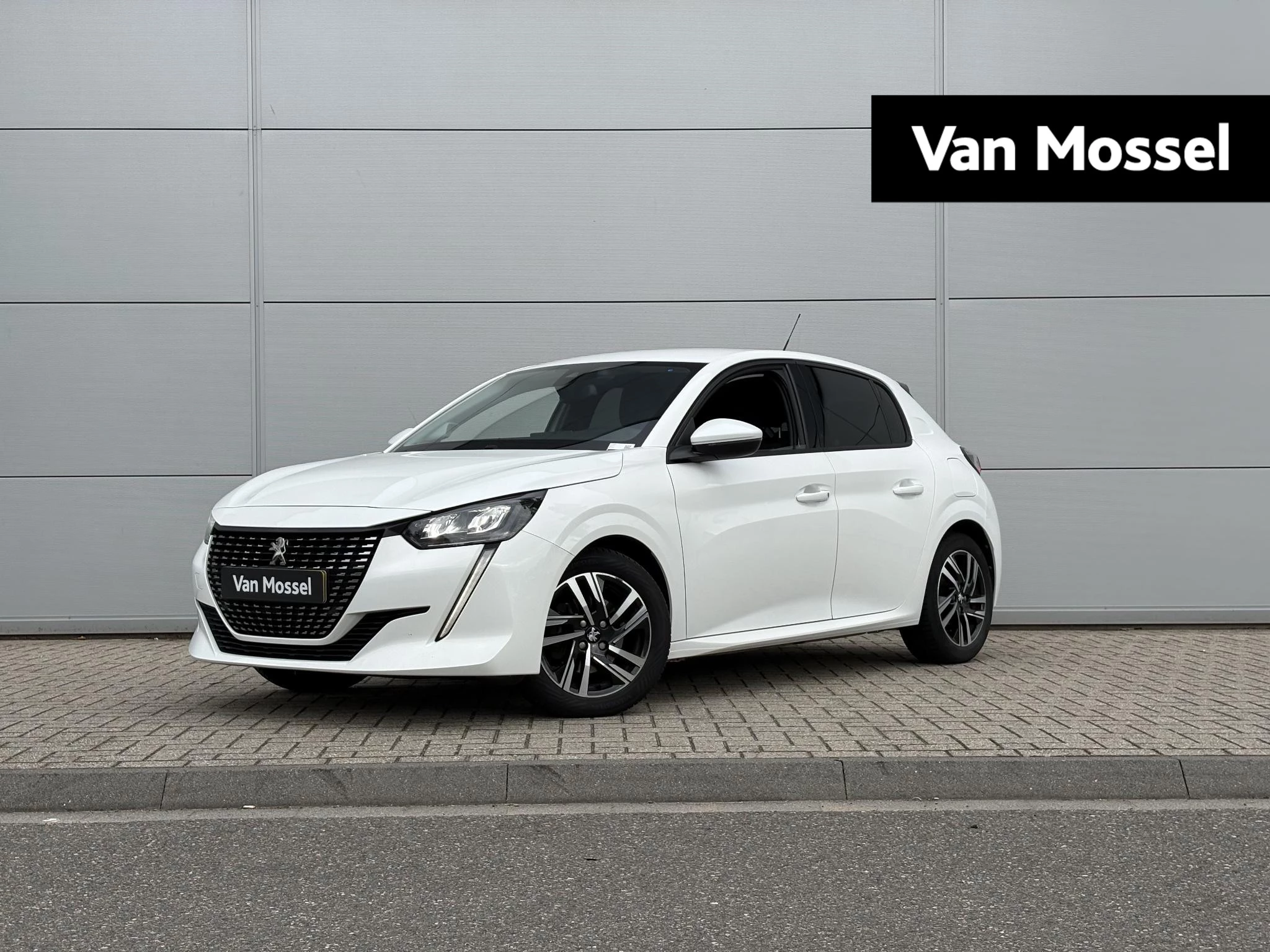 Peugeot-208-image-0