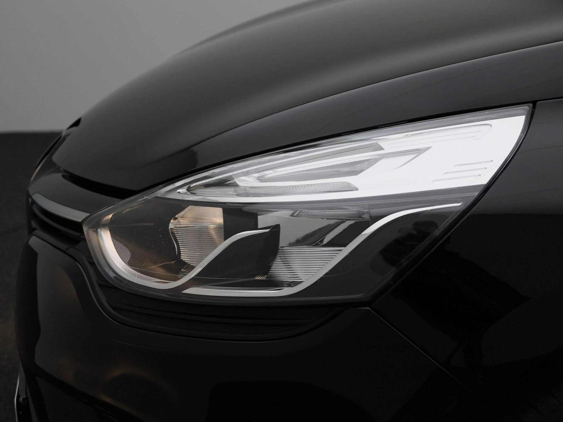 Renault-Clio-image-11