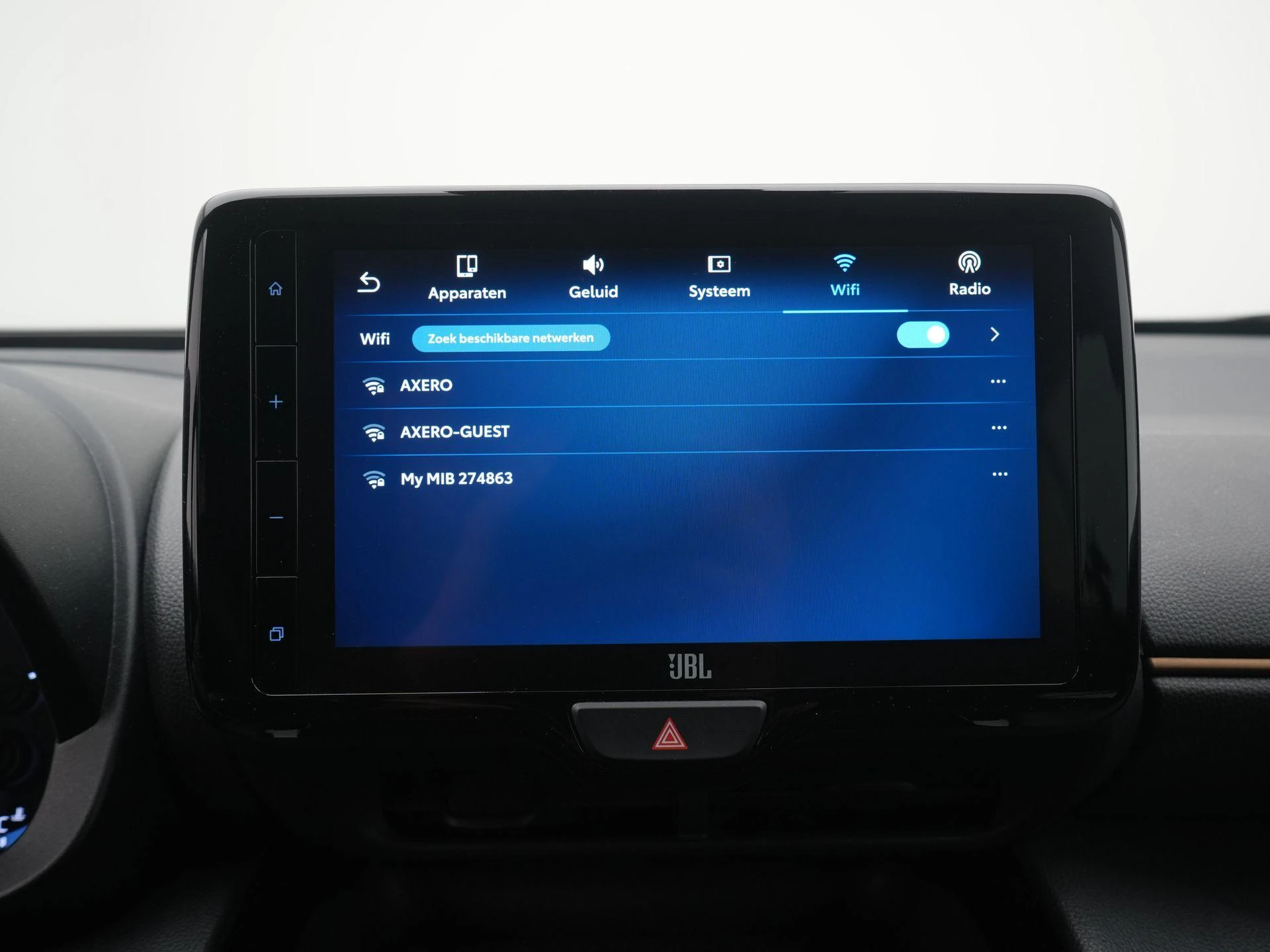 Toyota-Yaris Cross-image-15