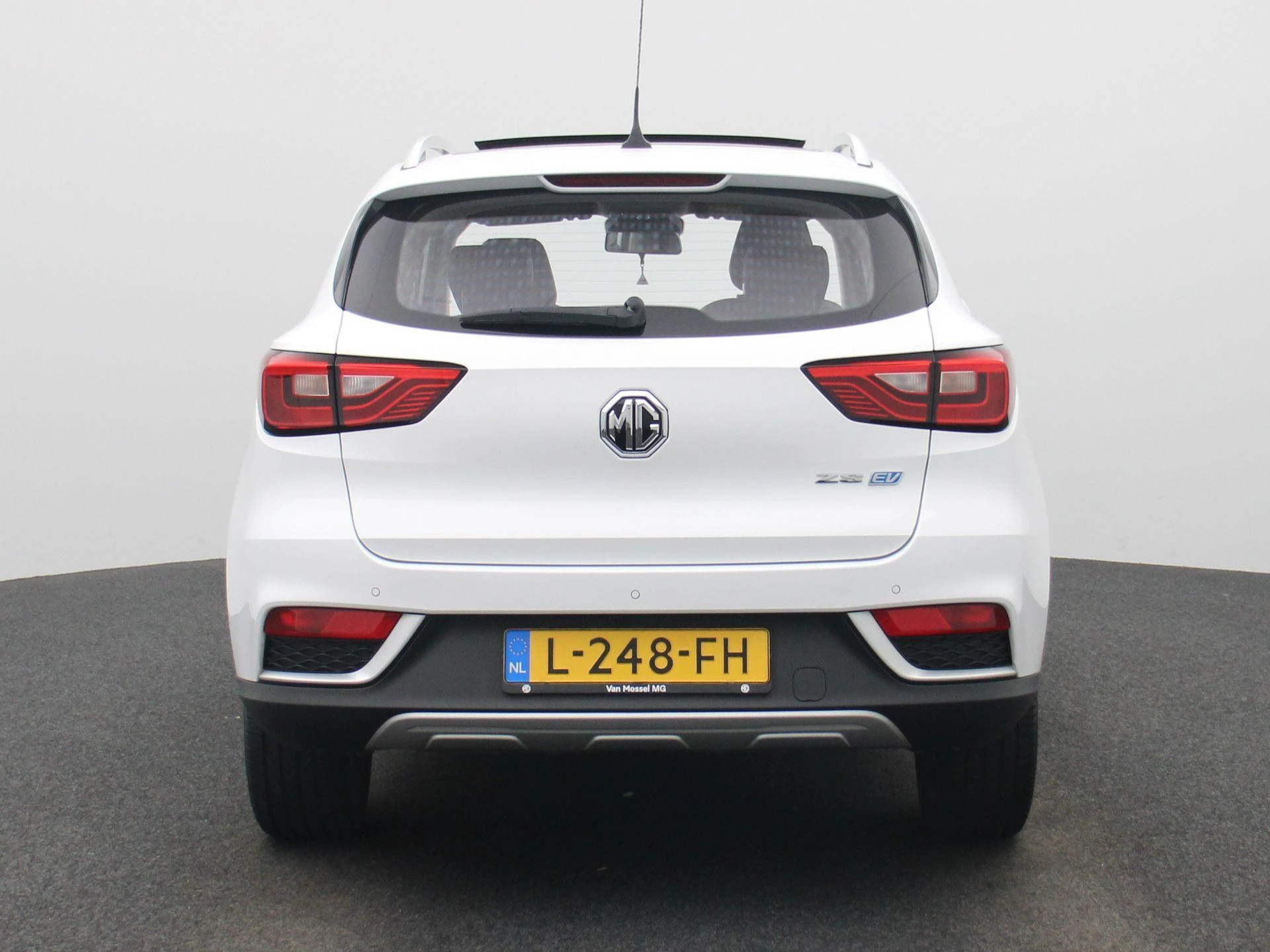 MG-ZS EV-image-3