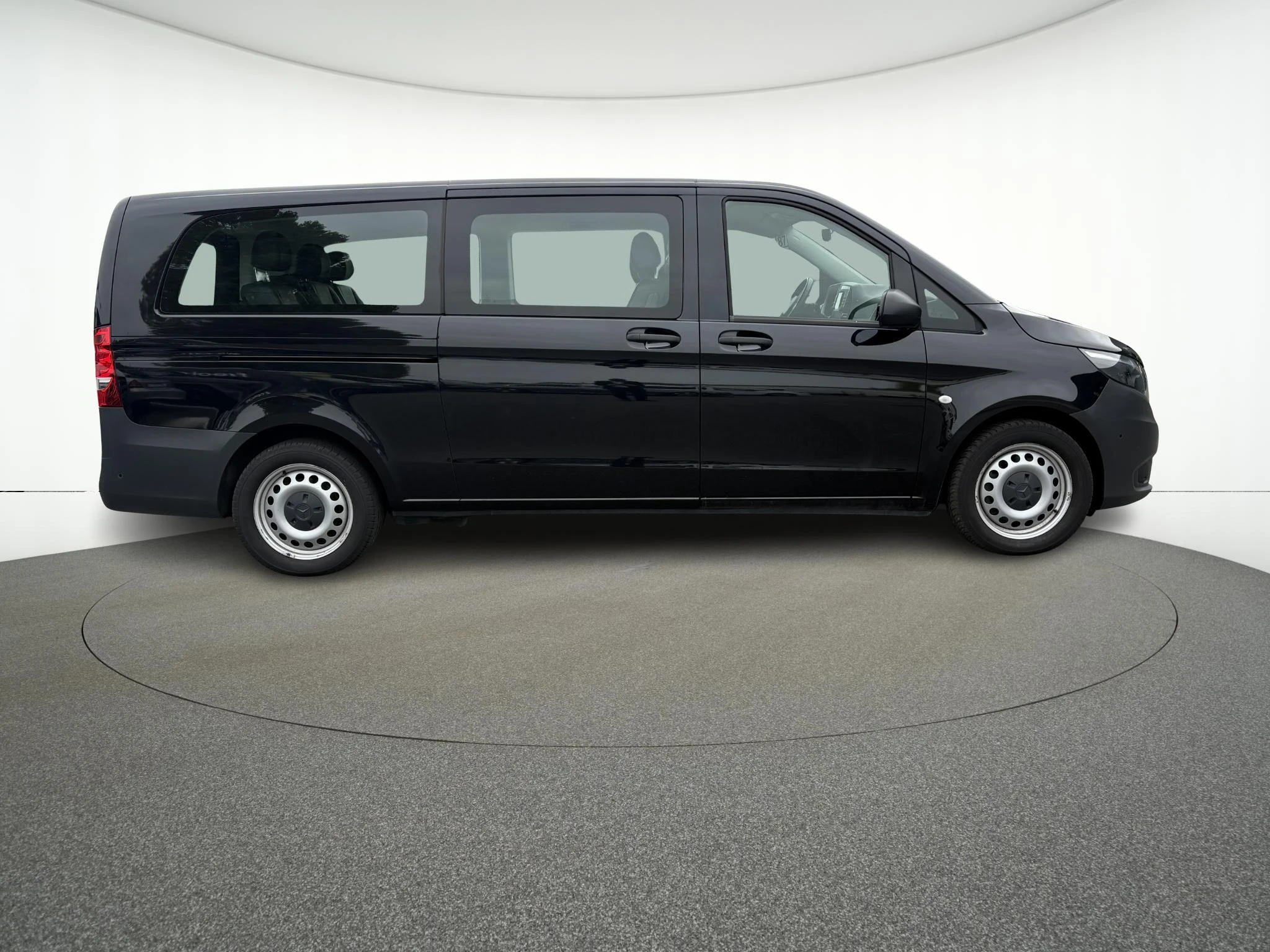 Mercedes-Benz-Vito-image-4