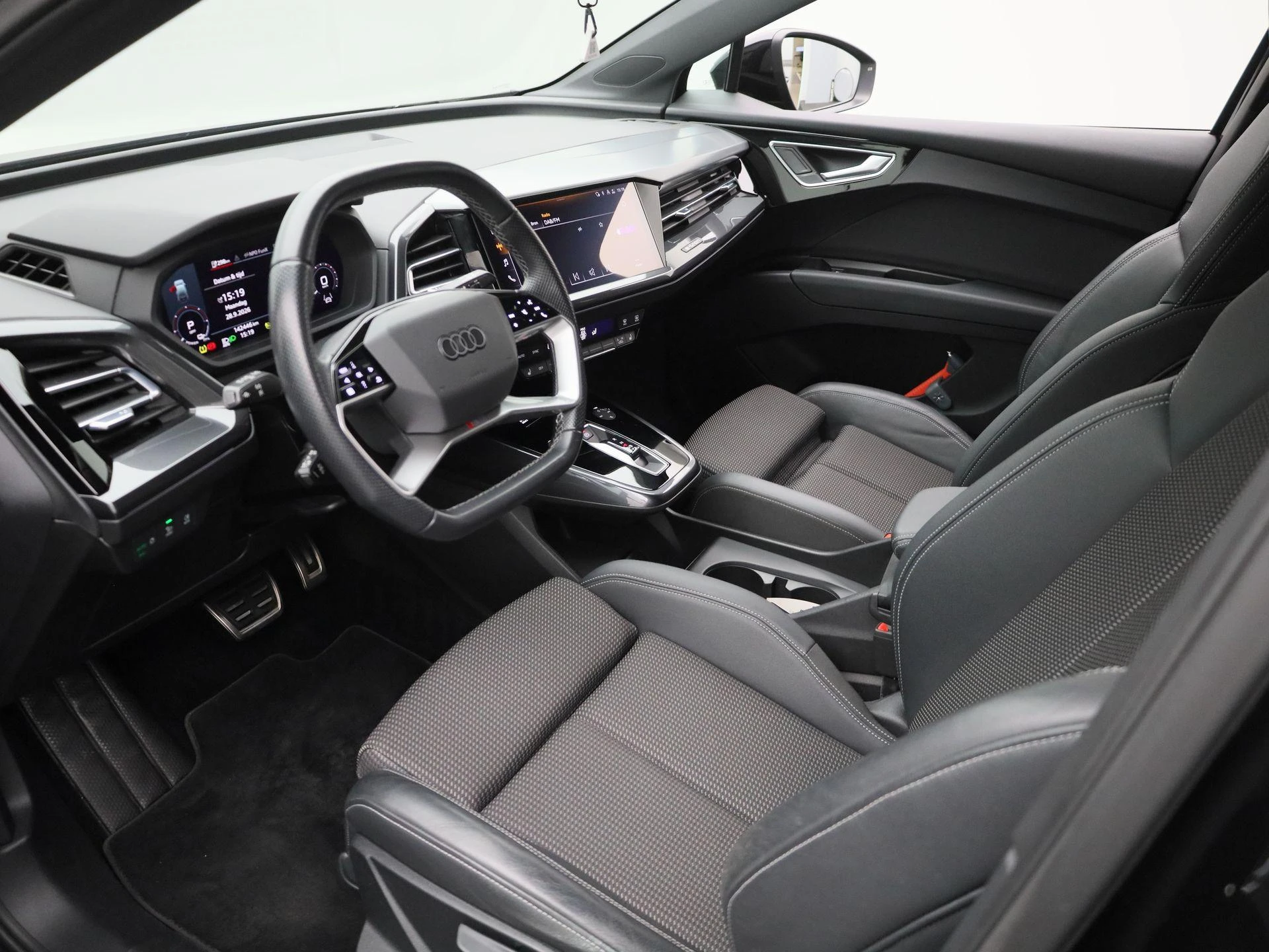 Audi-Q4 e-tron-image-15