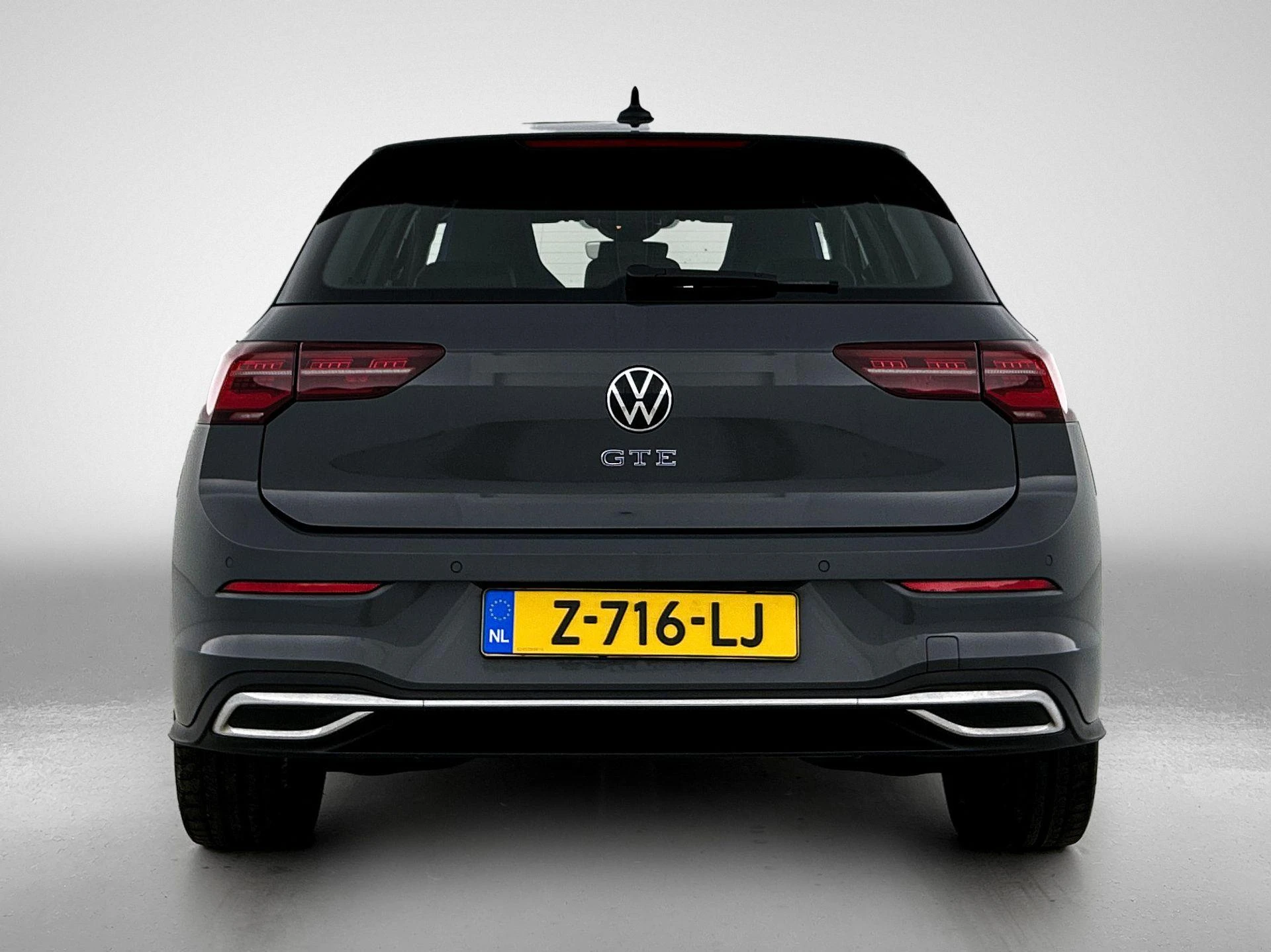 Volkswagen-Golf-image-2