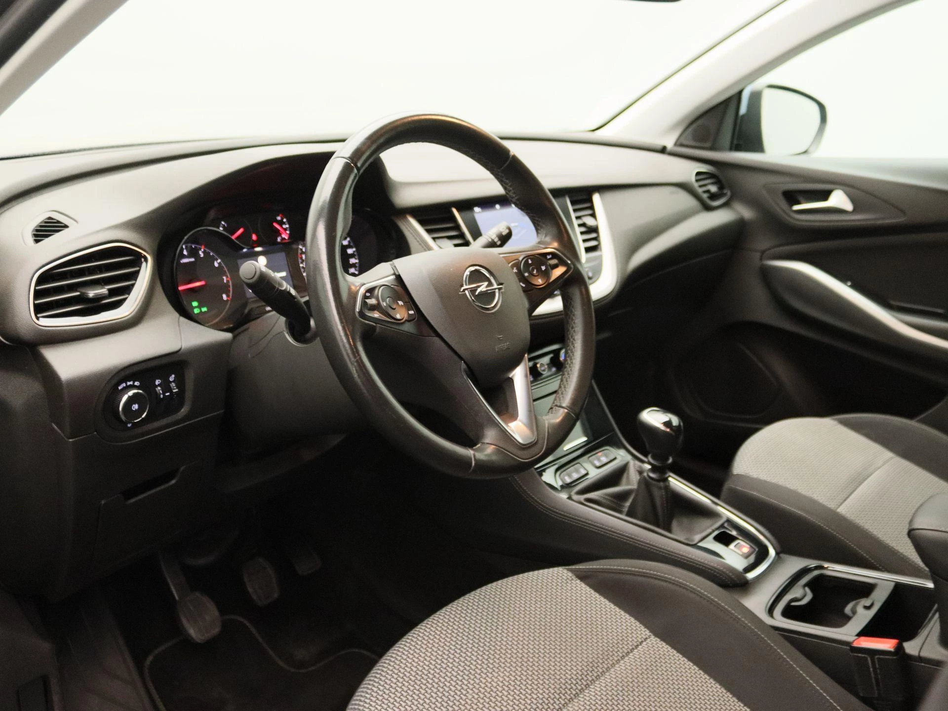 Opel-Grandland X-image-21