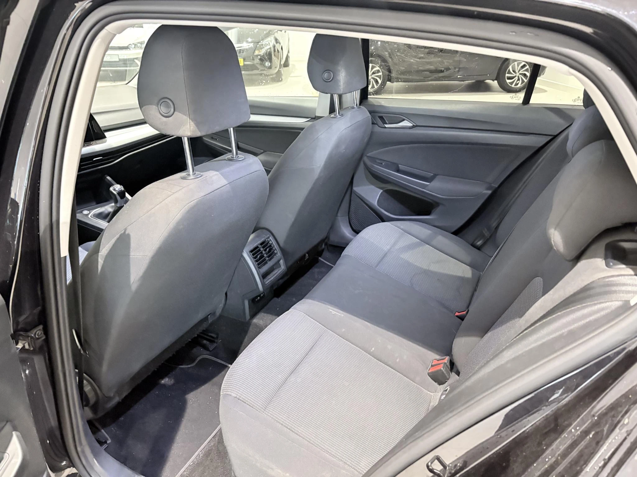 Volkswagen-Golf-image-6