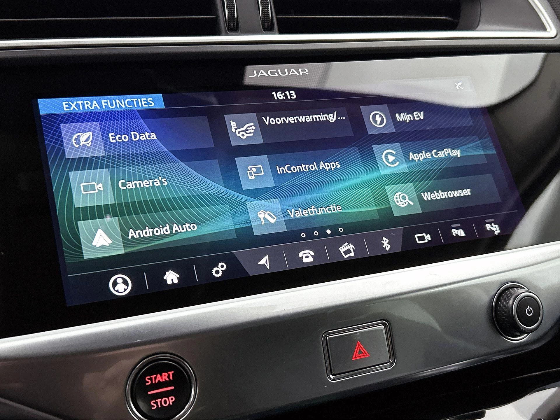 Jaguar-I-PACE-image-46