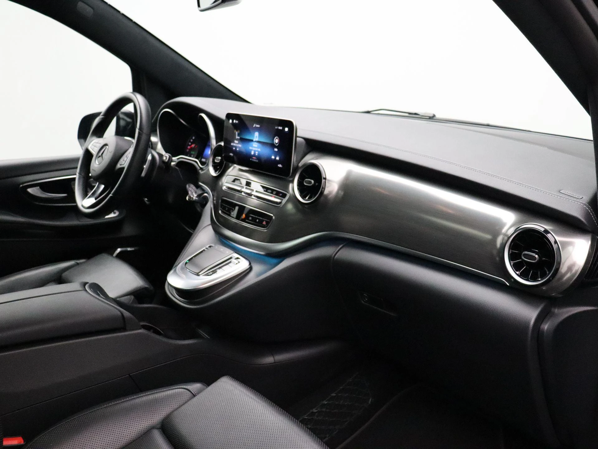 Mercedes-Benz-Classe V-image-32
