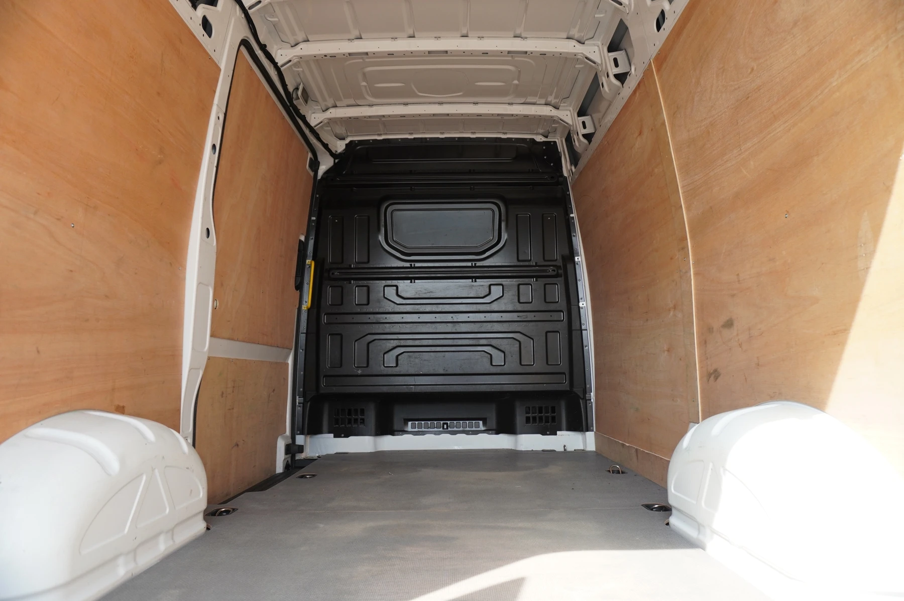 Volkswagen-Crafter-image-18