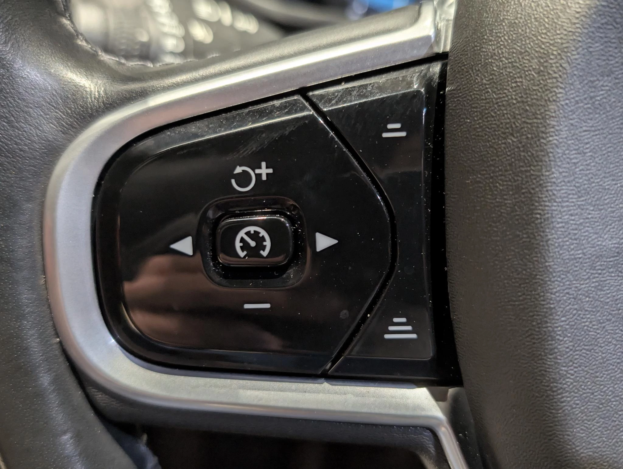 Volvo-V90-image-4