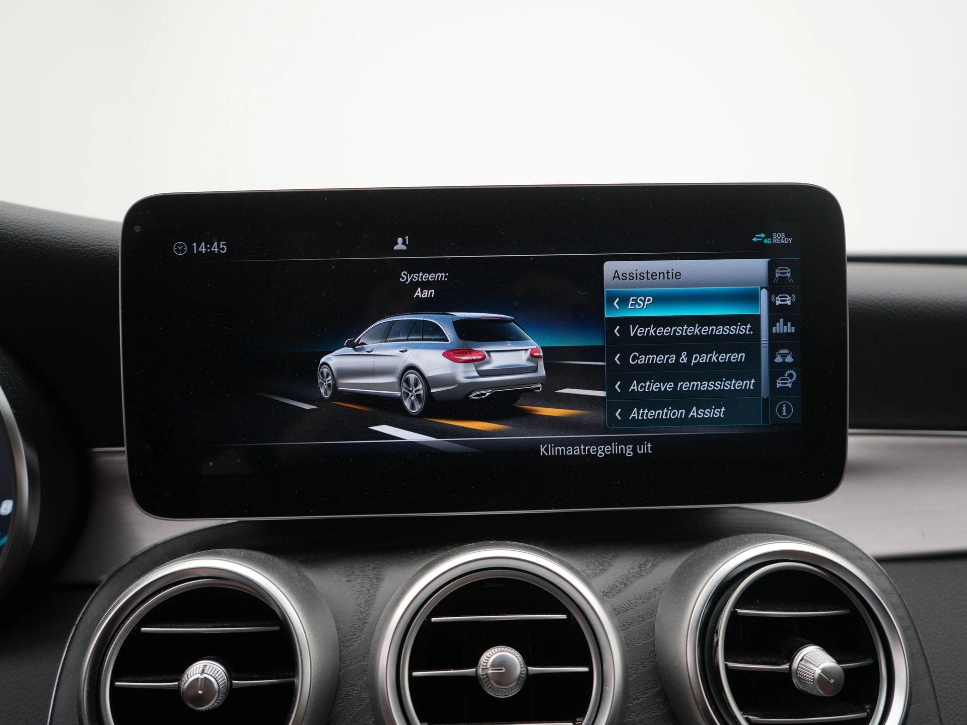 Mercedes-Benz-C-Klasse-image-18