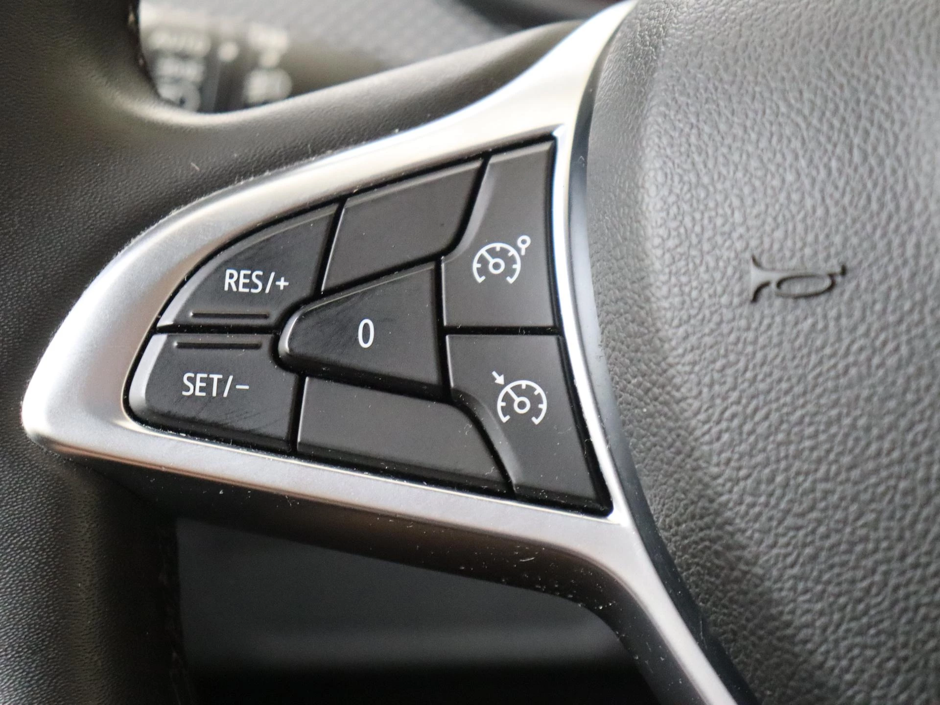 Dacia-Sandero Stepway-image-12