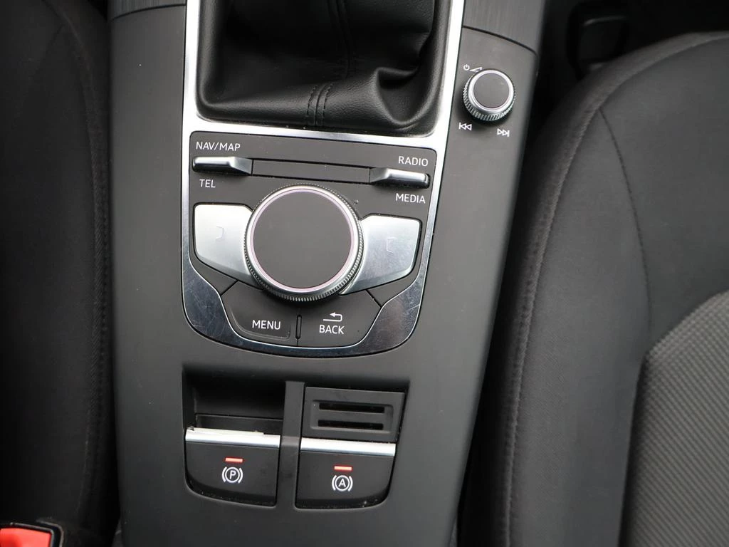 Audi A3 Sportback 30TFSI 116PK *TREKHAAK*CRUISE*NAVI*ZETELVERWARMING*BLTH*DAB RADIO*...*