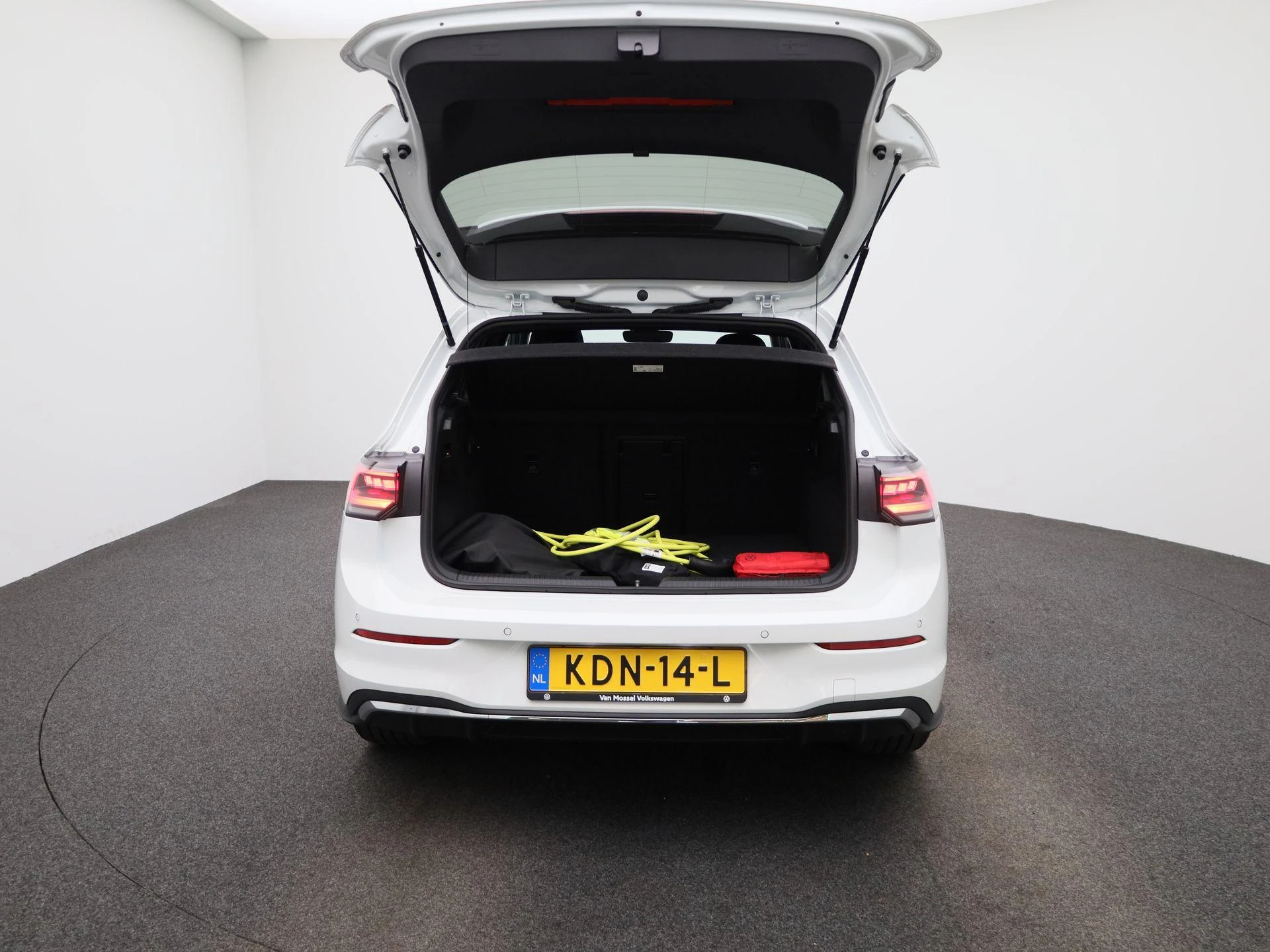 Volkswagen-Golf-image-10