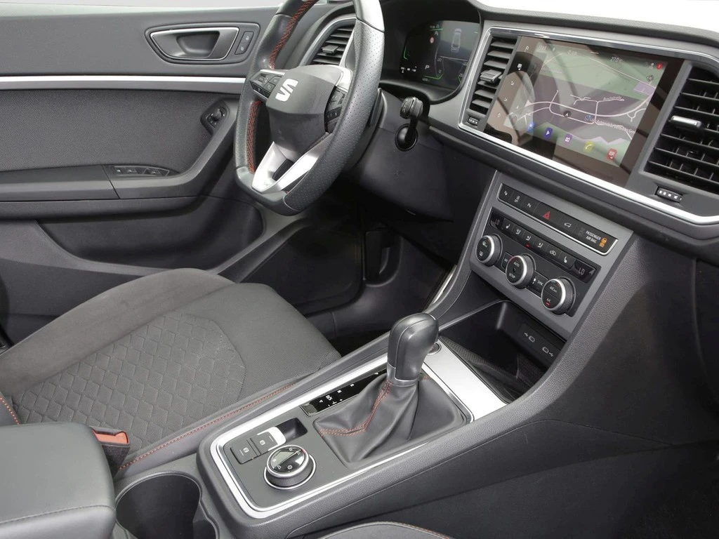SEAT Ateca 2.0 TSI DSG 4Drive FR 18" ACC NAVI SHZ