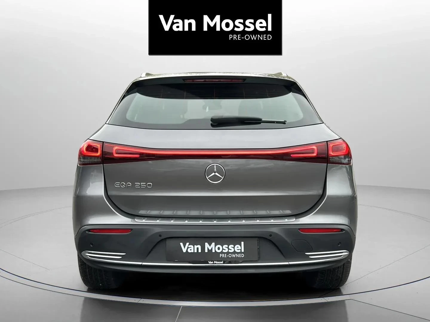 Mercedes-Benz-EQA-image-5