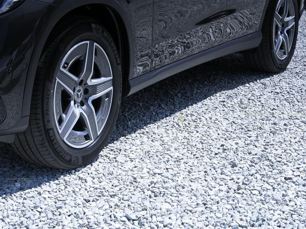 Mercedes-Benz-GLC 300 d-image-6
