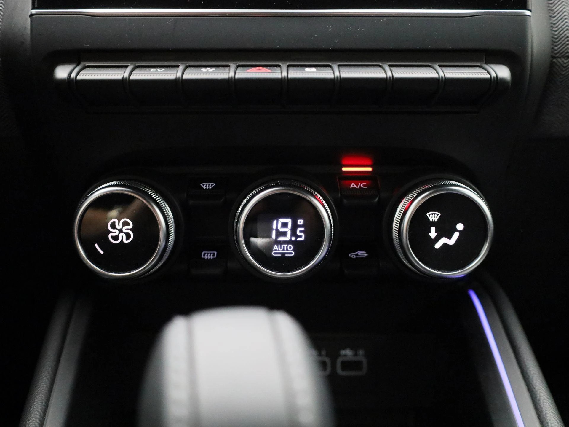 Renault-Clio-image-18