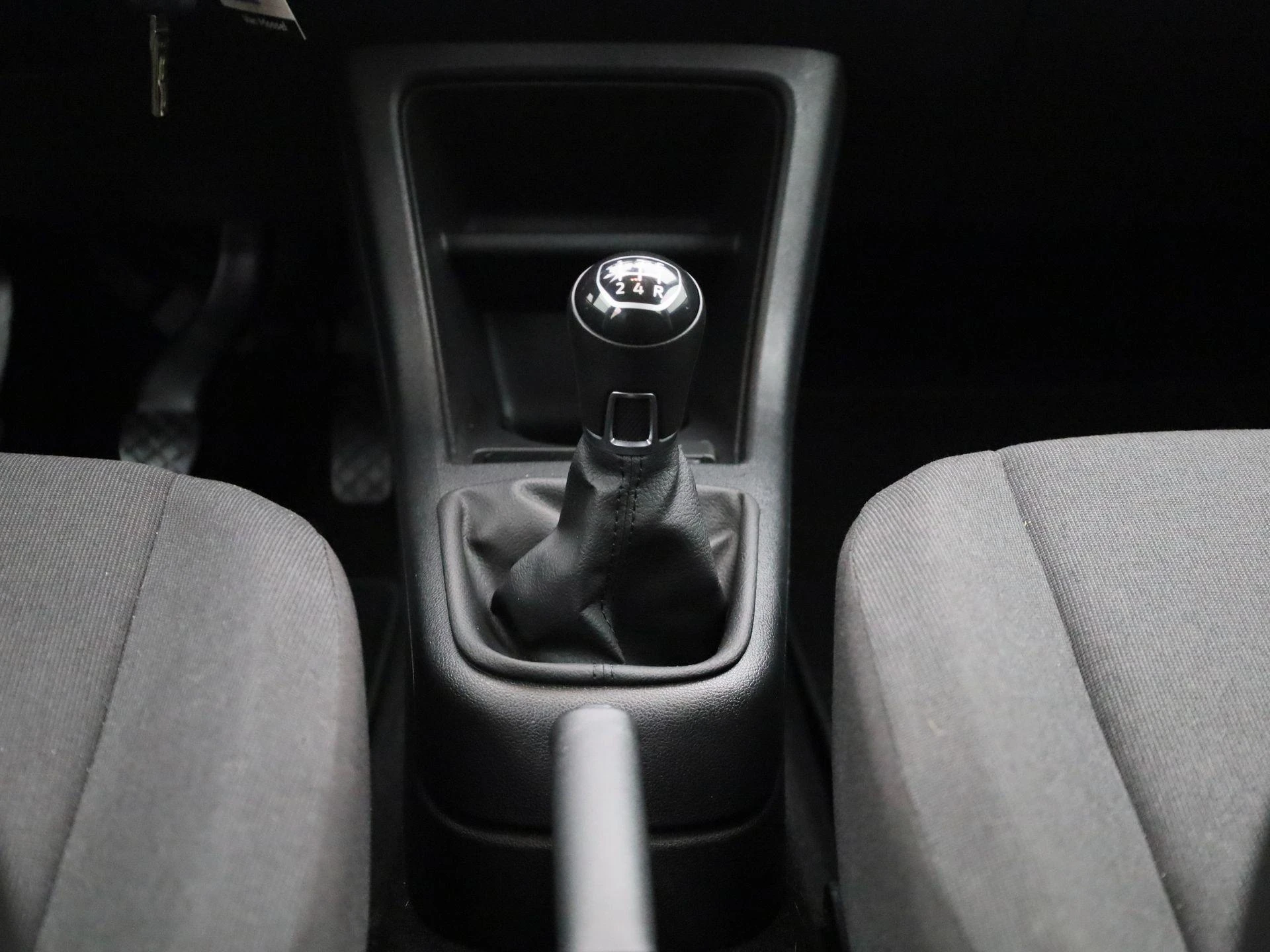 Volkswagen-up!-image-9