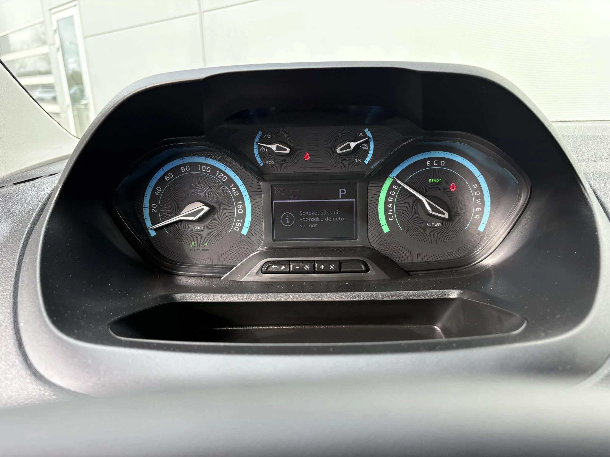 Peugeot-e-Partner-image-18