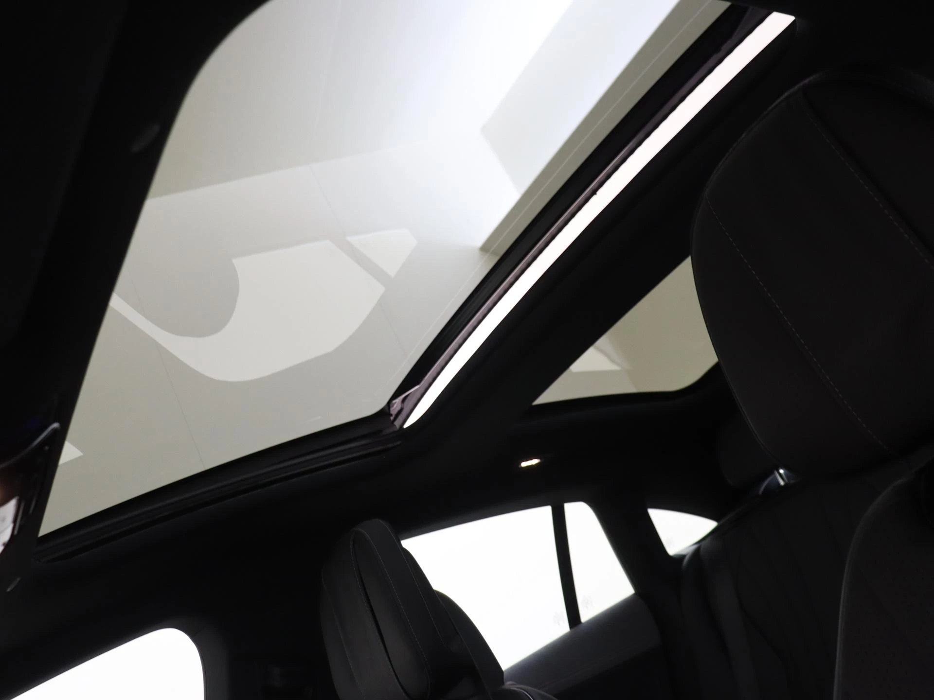 Mercedes-Benz EQE 300 Business Solution Luxury 90 kWh