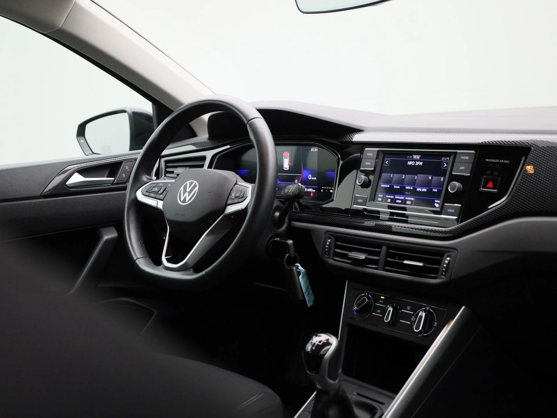 Volkswagen-Polo-image-30