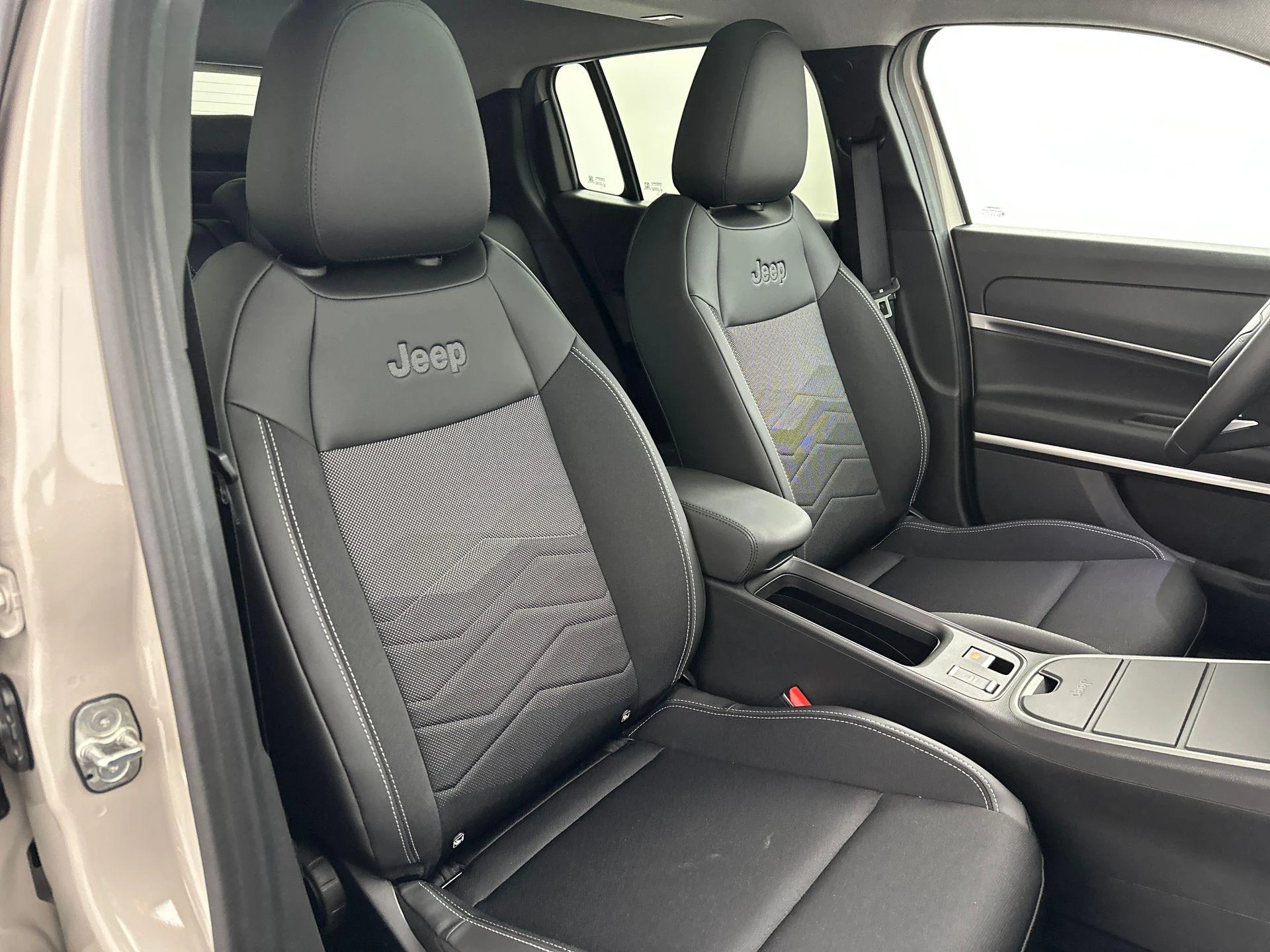 Jeep-Avenger-image-21