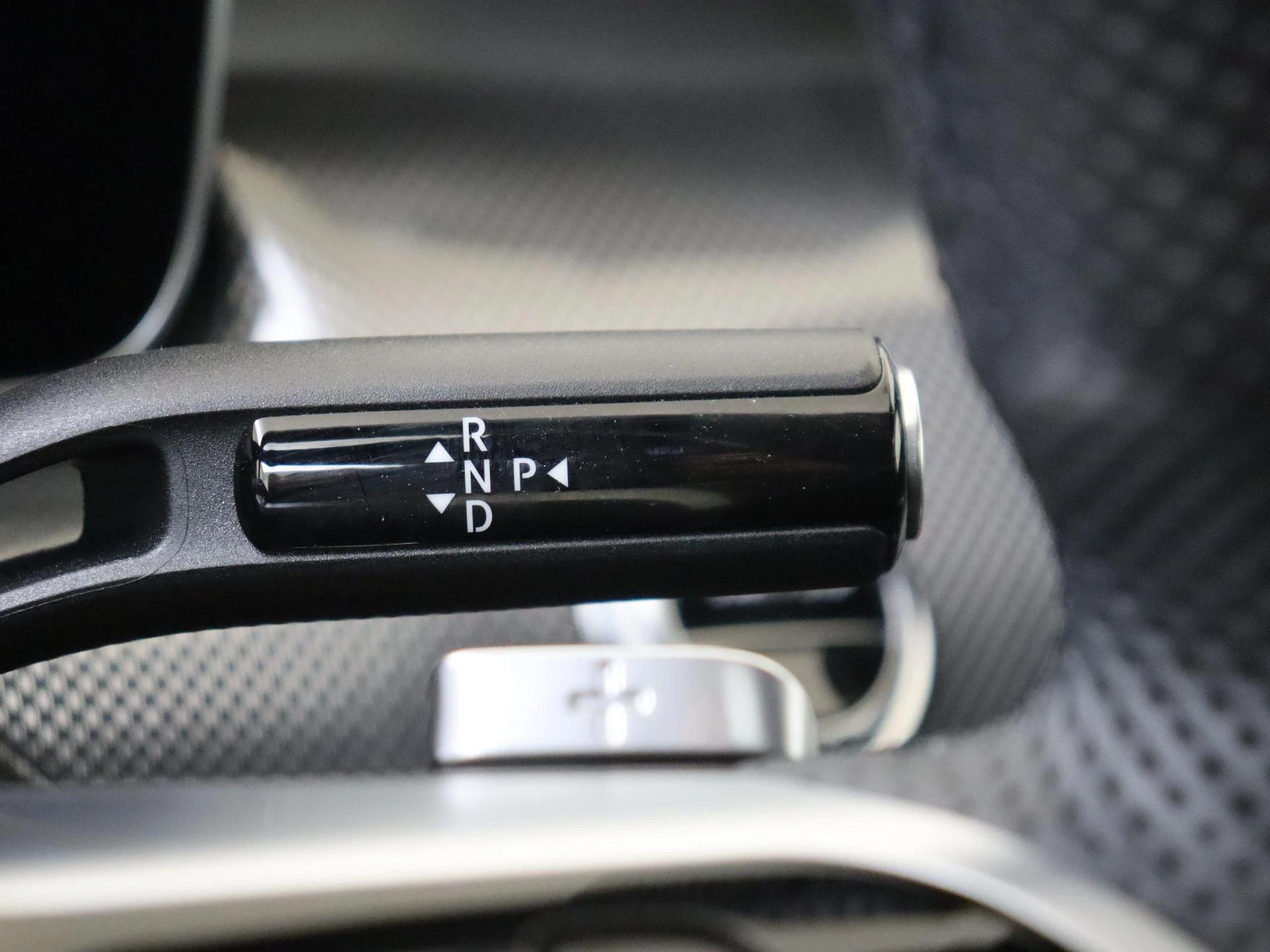 Mercedes-Benz-C-Klasse-image-14