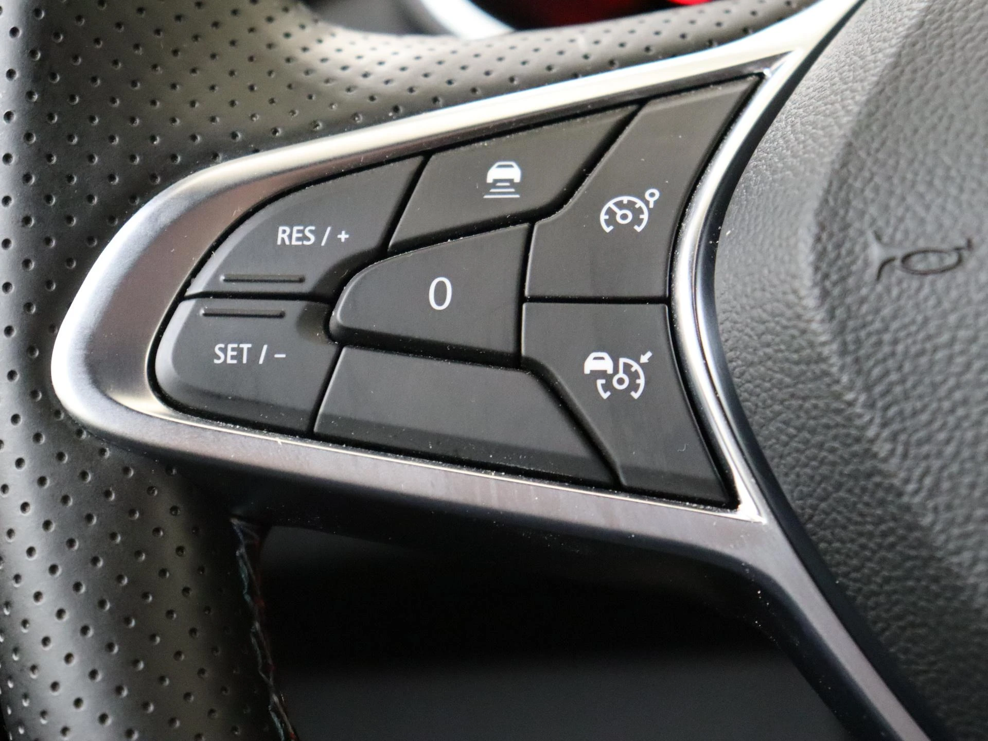 Renault-Clio-image-11