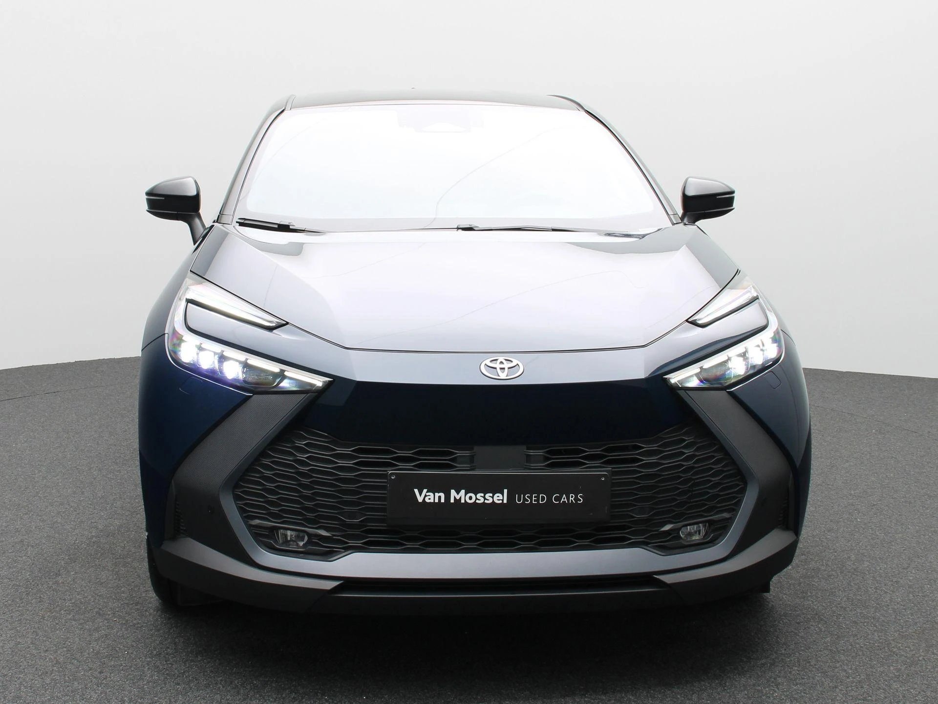 Toyota-C-HR-image-2