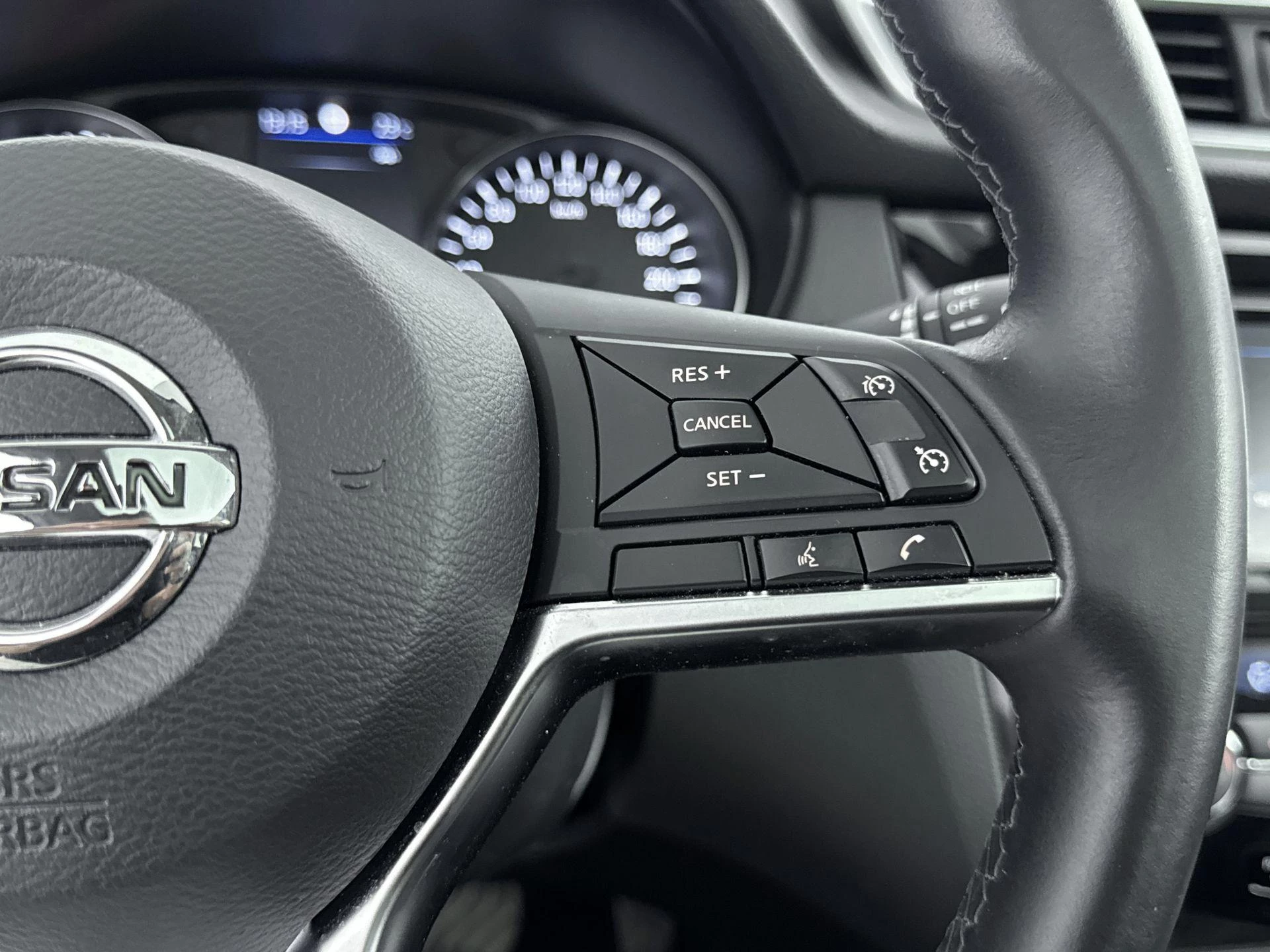 Nissan-QASHQAI-image-19