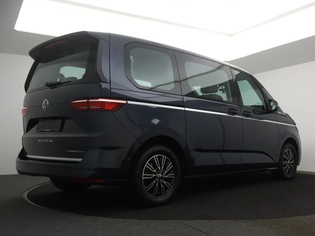 Volkswagen-Multivan-image-1
