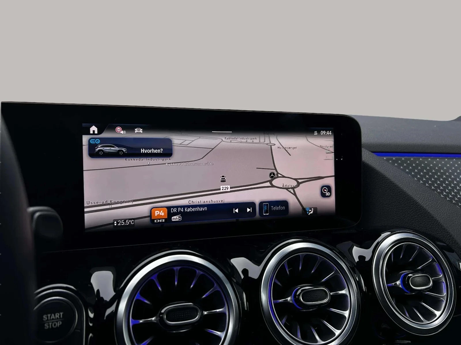 Mercedes-Benz-EQA-image-17