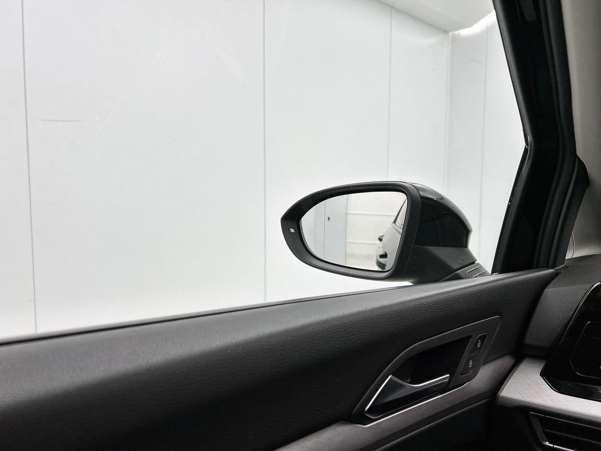 Volkswagen-Golf-image-18
