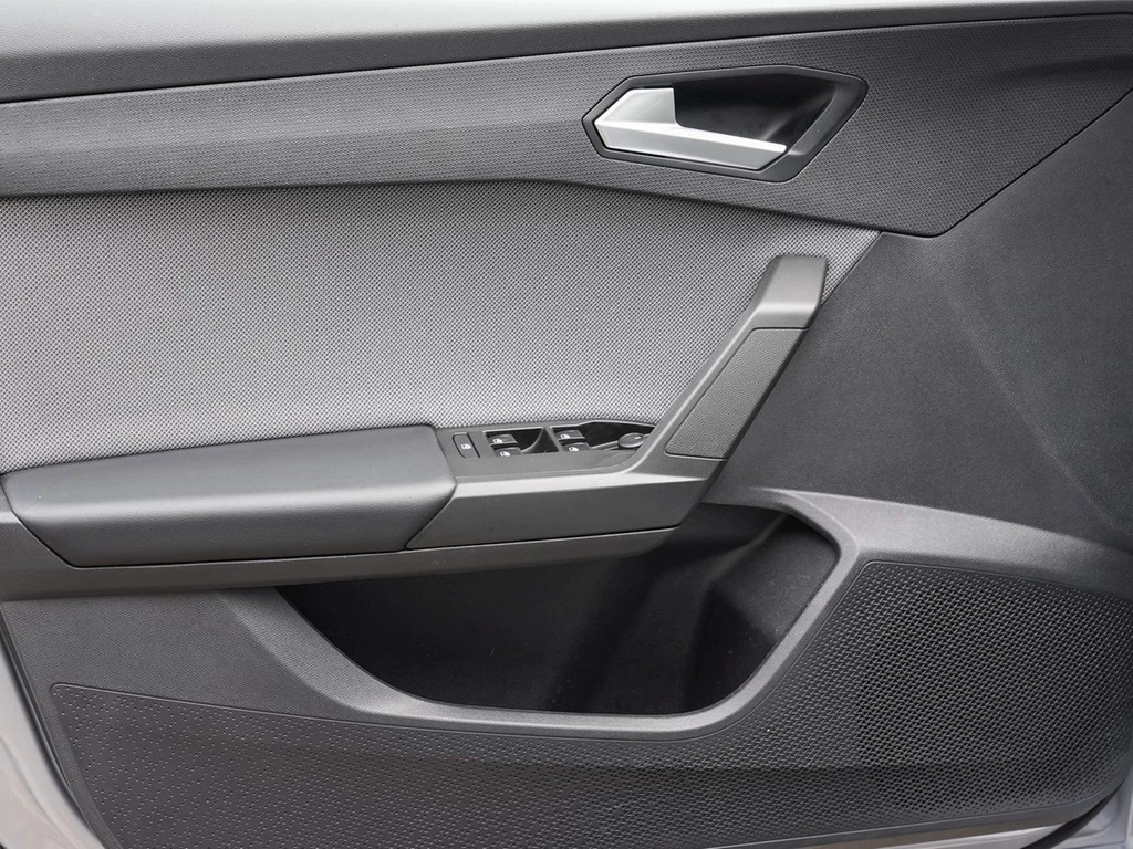 SEAT Leon Sportstourer 2,0 TDI DSG Style,LED,Navi,ALU Lenkrad/Sitzheizung,Climatronic,Tempomat