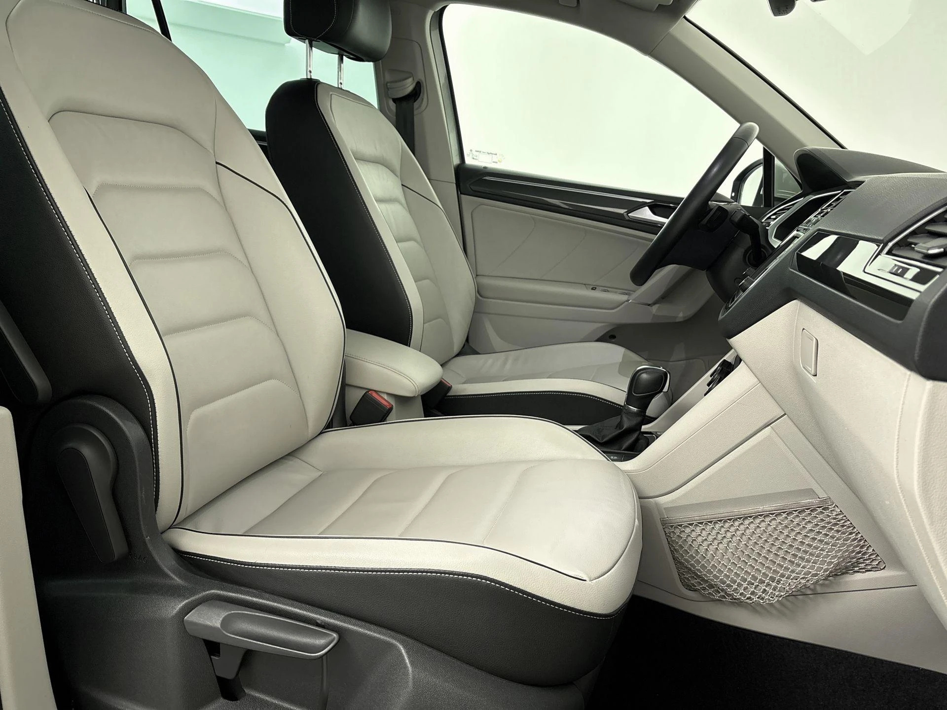 Volkswagen-Tiguan-image-29