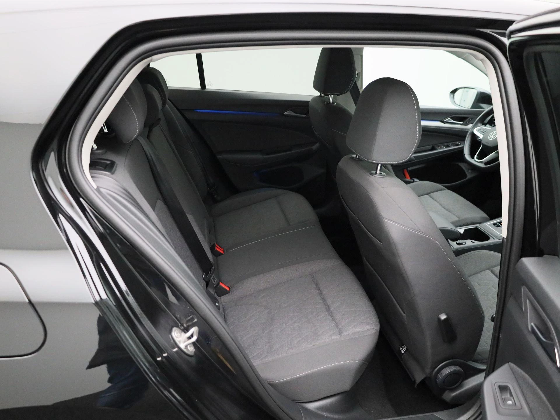 Volkswagen-Golf-image-33