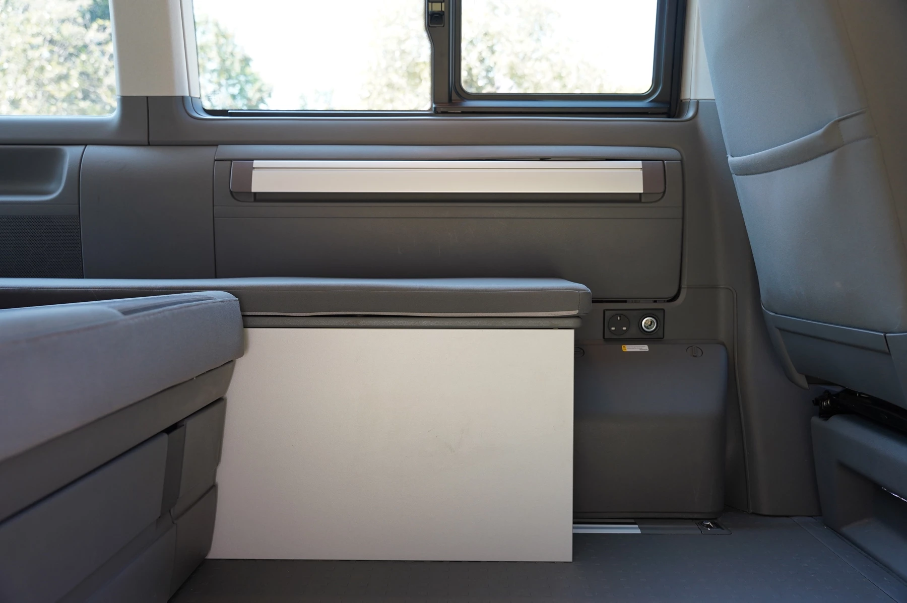 Volkswagen-California-image-21