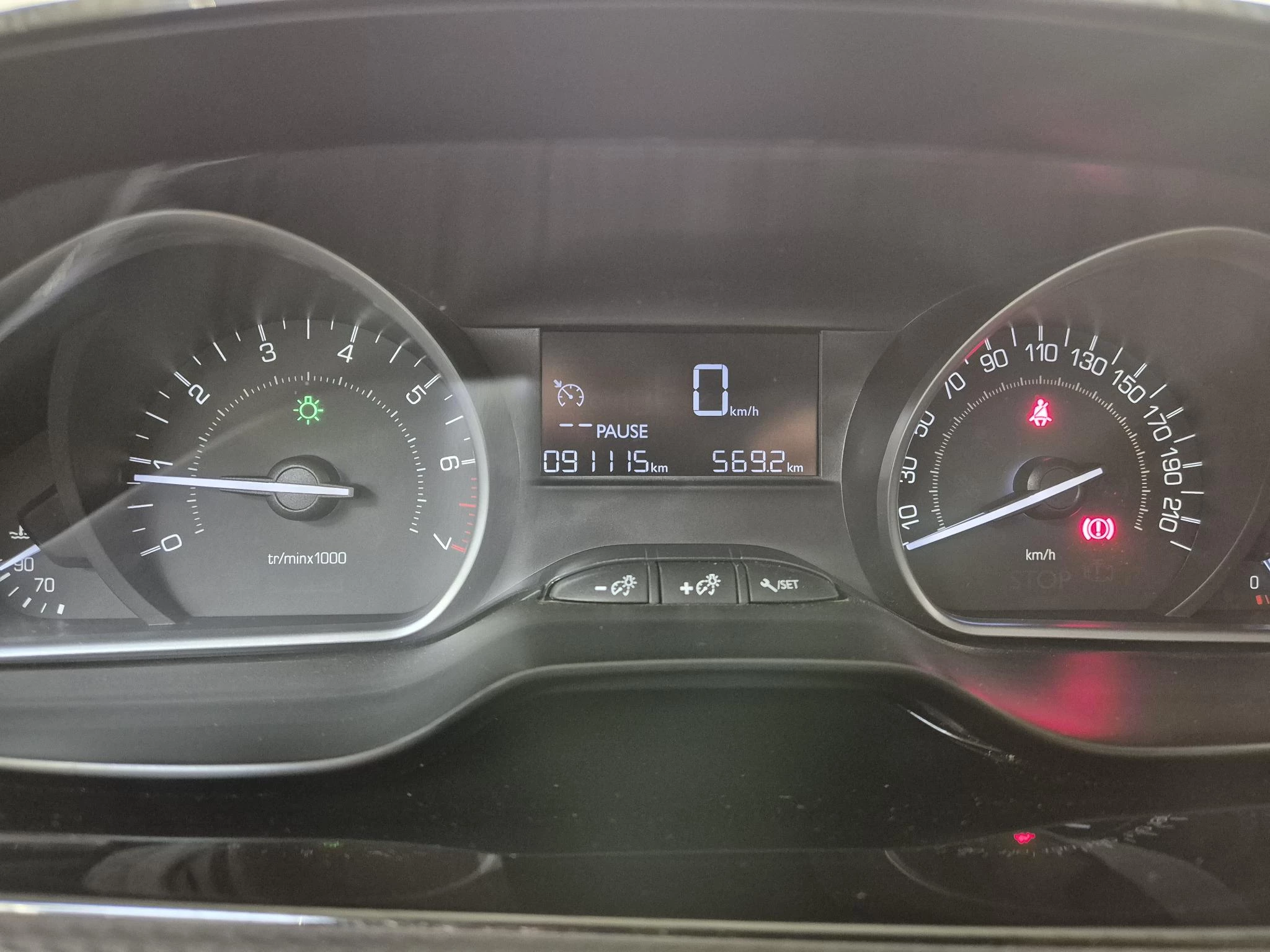 Peugeot-2008-image-12