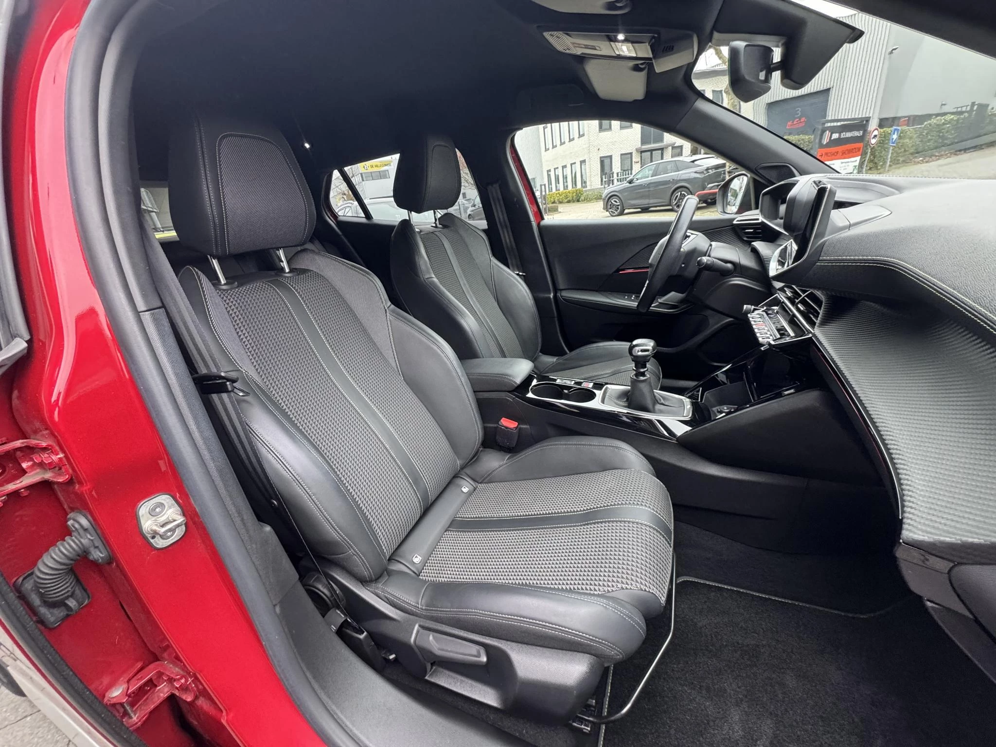 Peugeot-2008-image-16