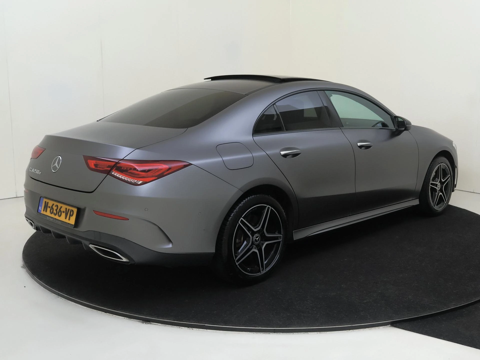 Mercedes-Benz-CLA-image-3