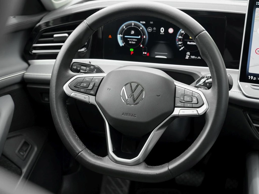 Volkswagen Passat Variant 2.0 TDI DSG Elegance *IQ-Light*Leder*Navi*Head-up*Panorama*AHK*DCC*Trailer-Assist*uvm