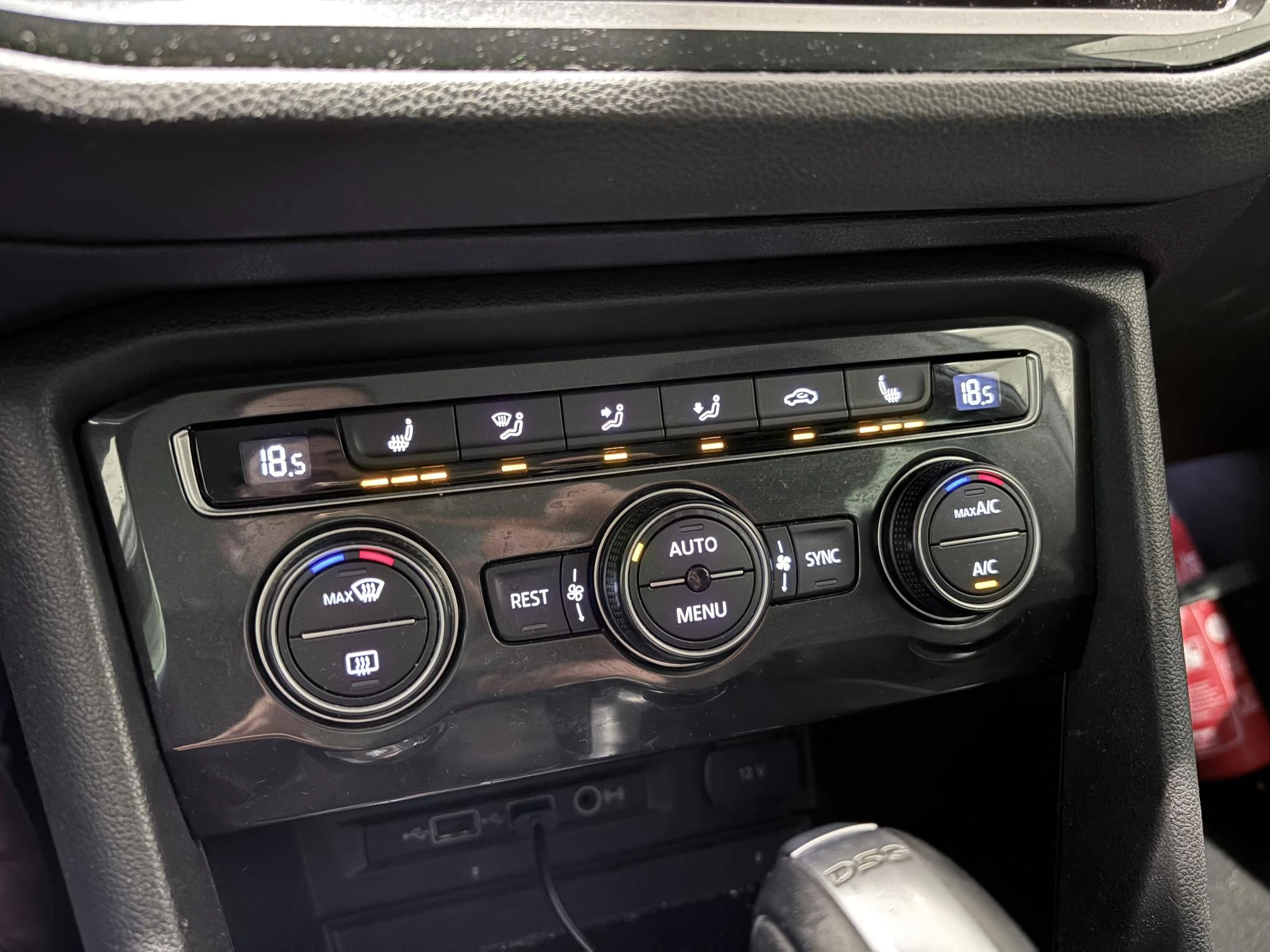 Volkswagen-Tiguan-image-27