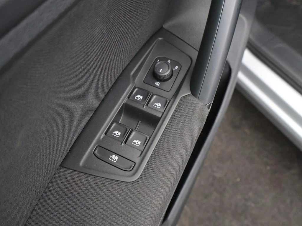 Volkswagen Tiguan Tiguan 1.5TSI Life 150PK *CAMERA*ACC*PDC*APP-CONNECT*ZETELVERWARMING*...*