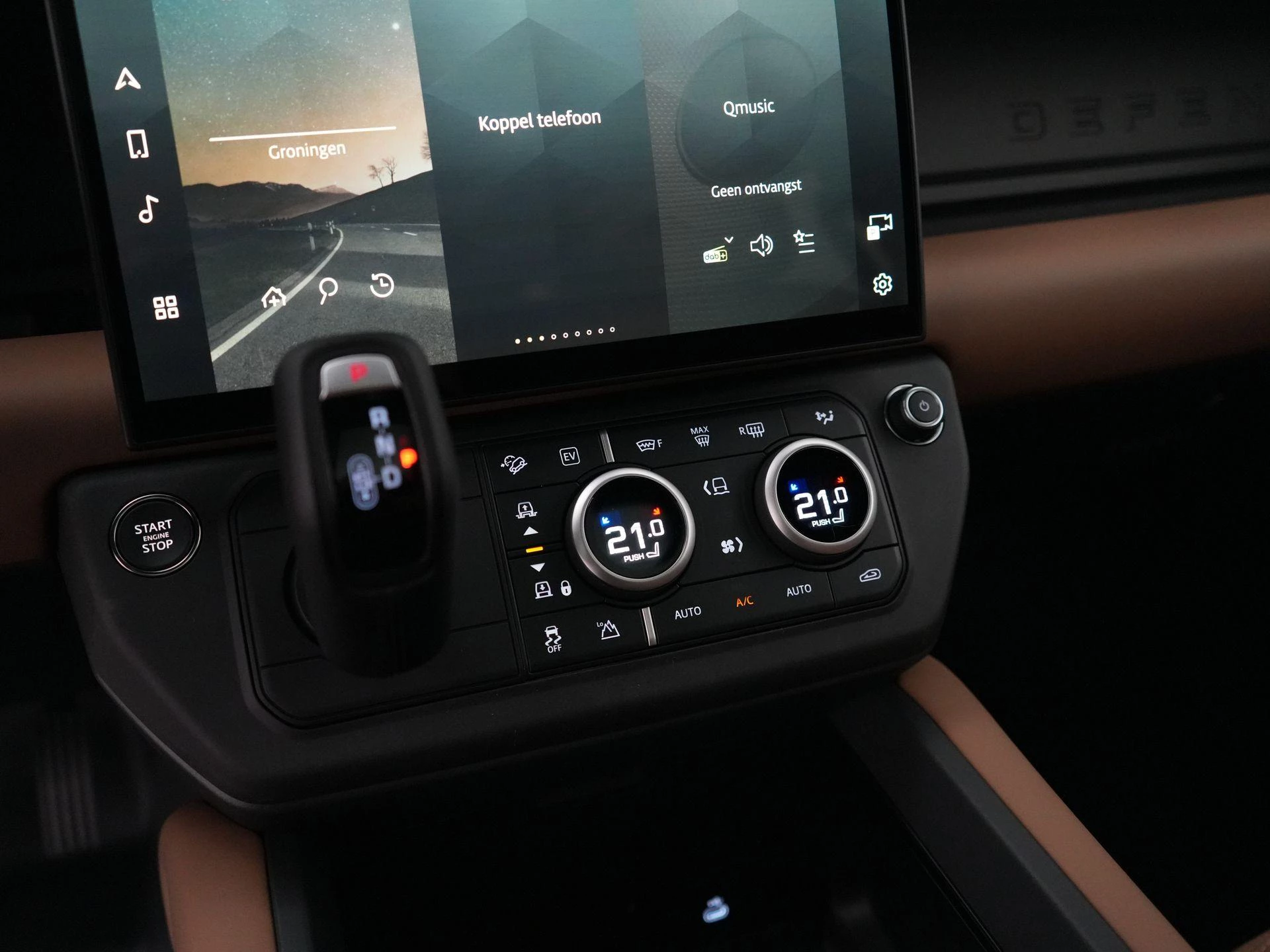 Land Rover-Defender-image-15
