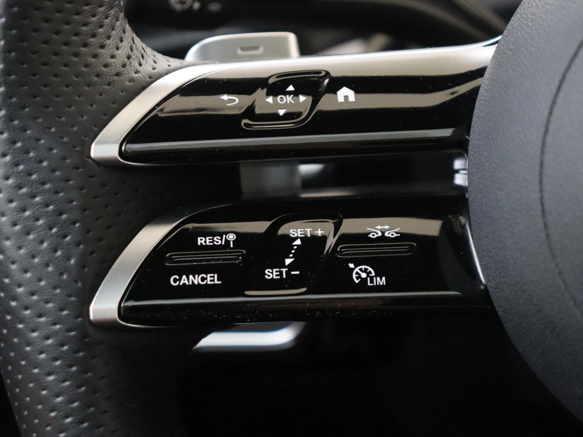 Mercedes-Benz A-Klasse 250 e Business Solution AMG