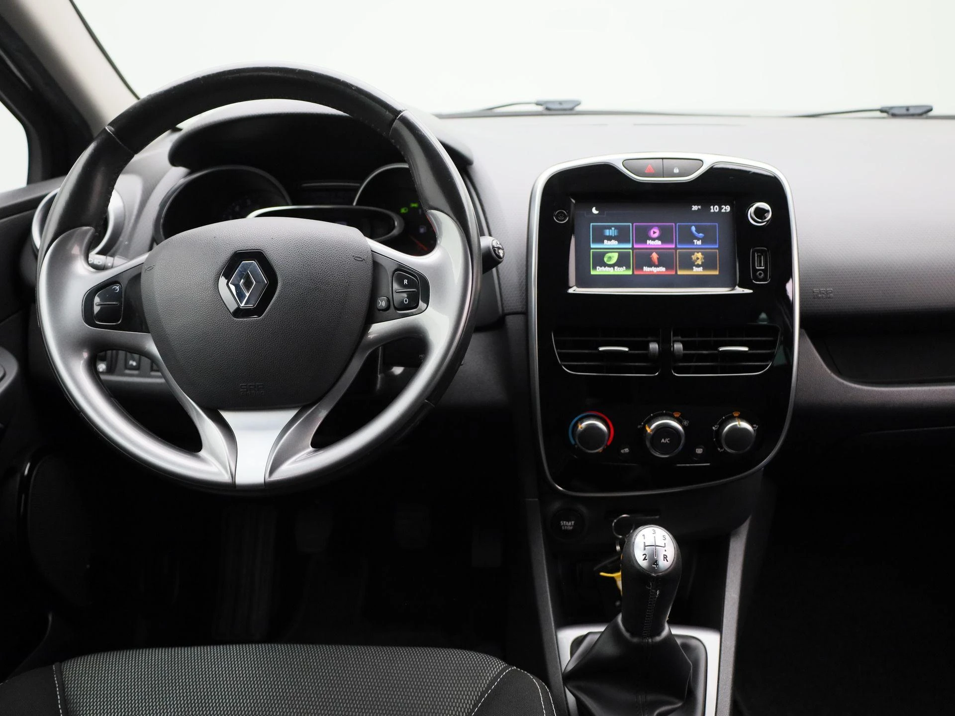 Renault-Clio-image-6