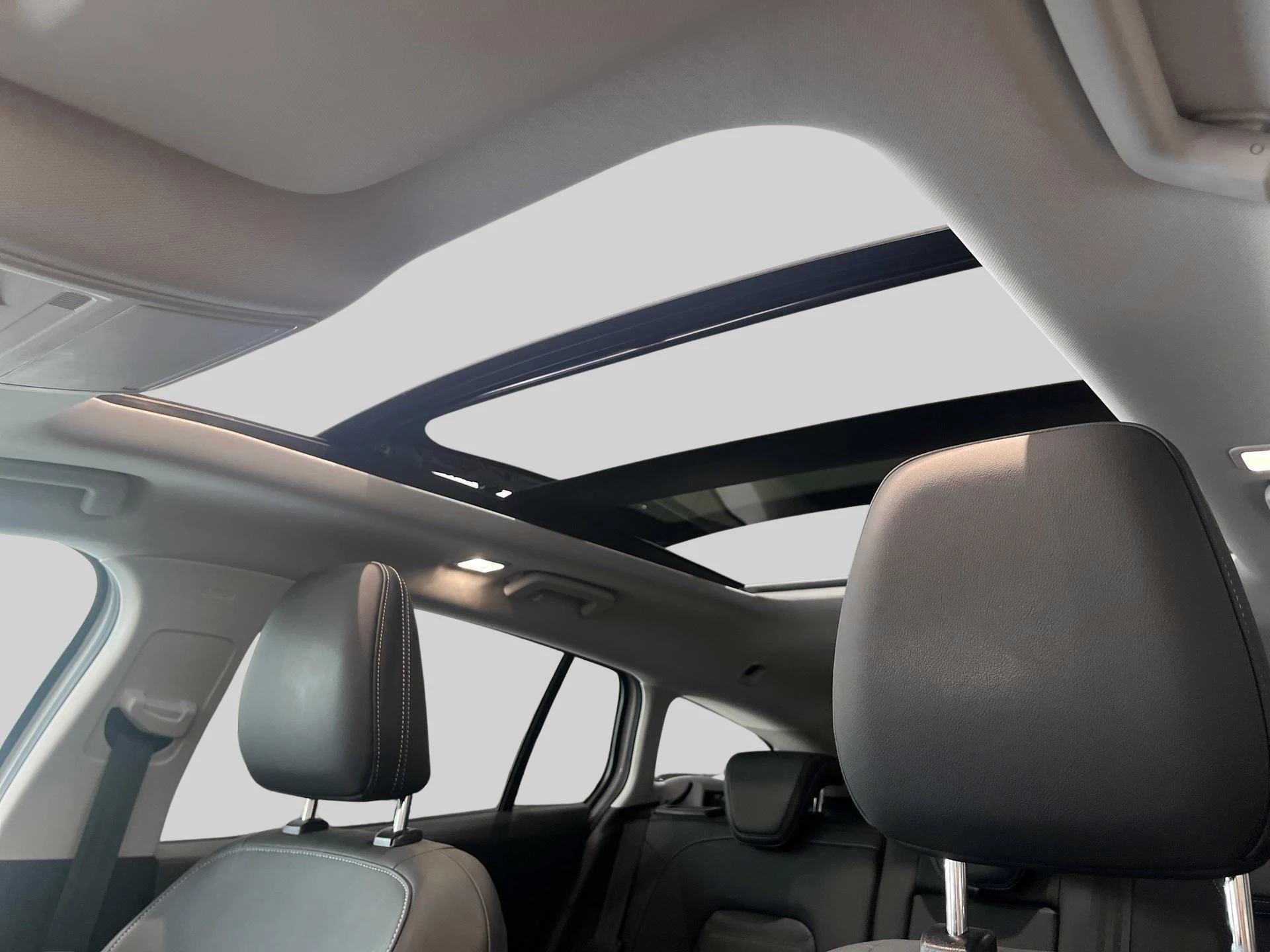 Ford Focus Clipper Active X - Leder - Pano - Uniek