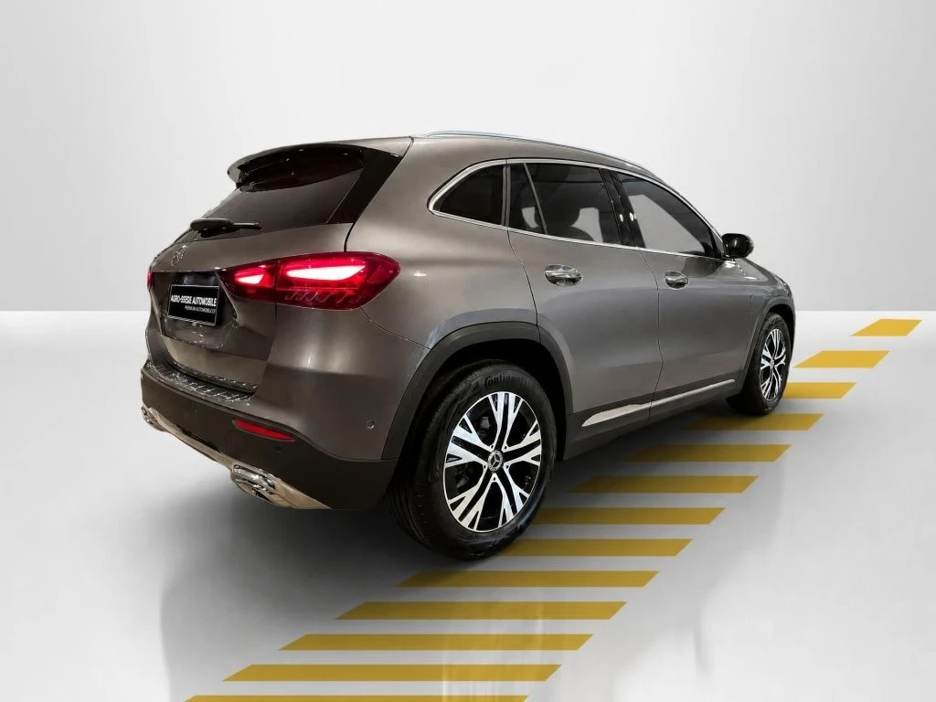 Mercedes-Benz-GLA 200 d-image-14