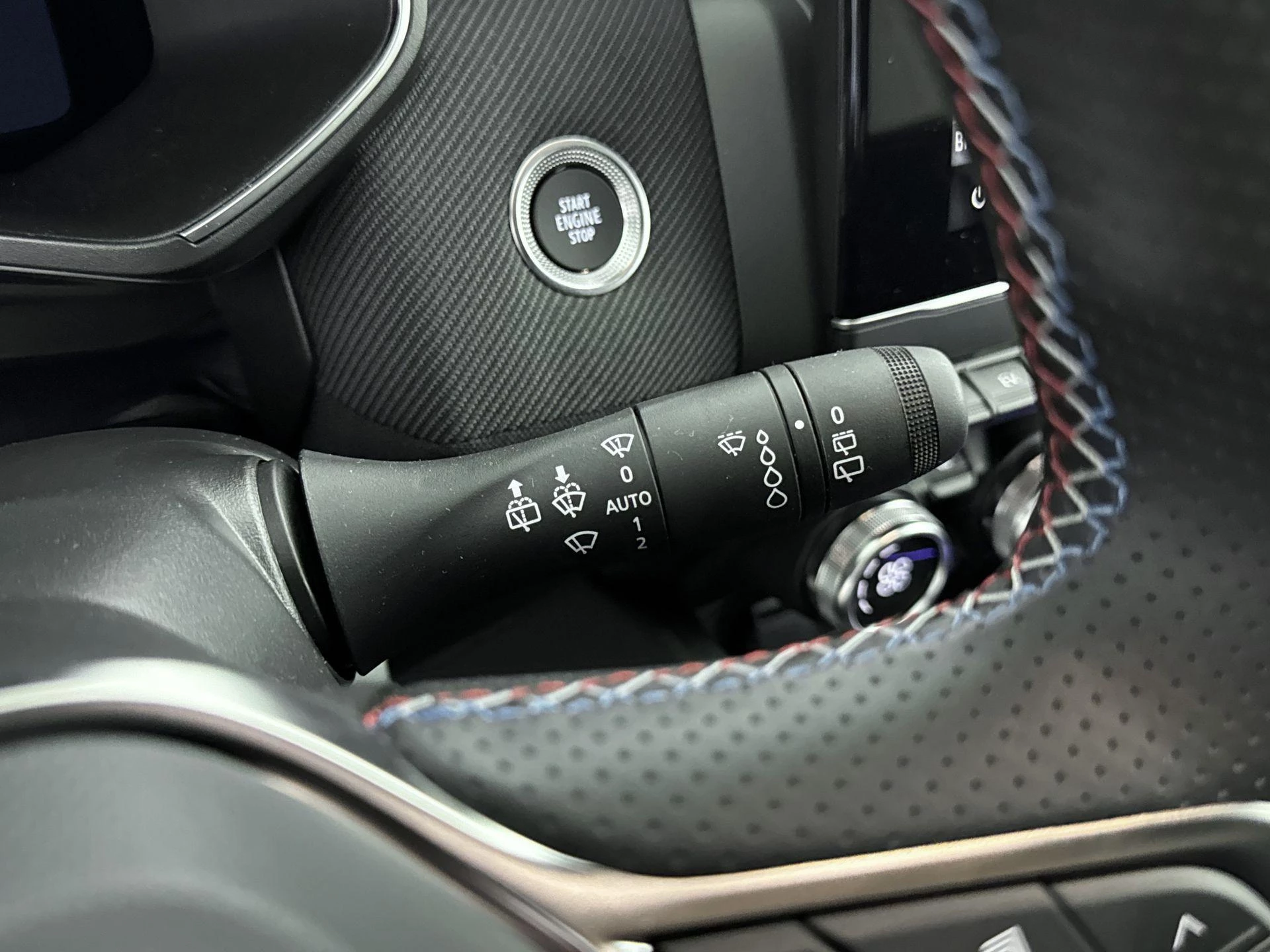 Renault-Clio-image-22