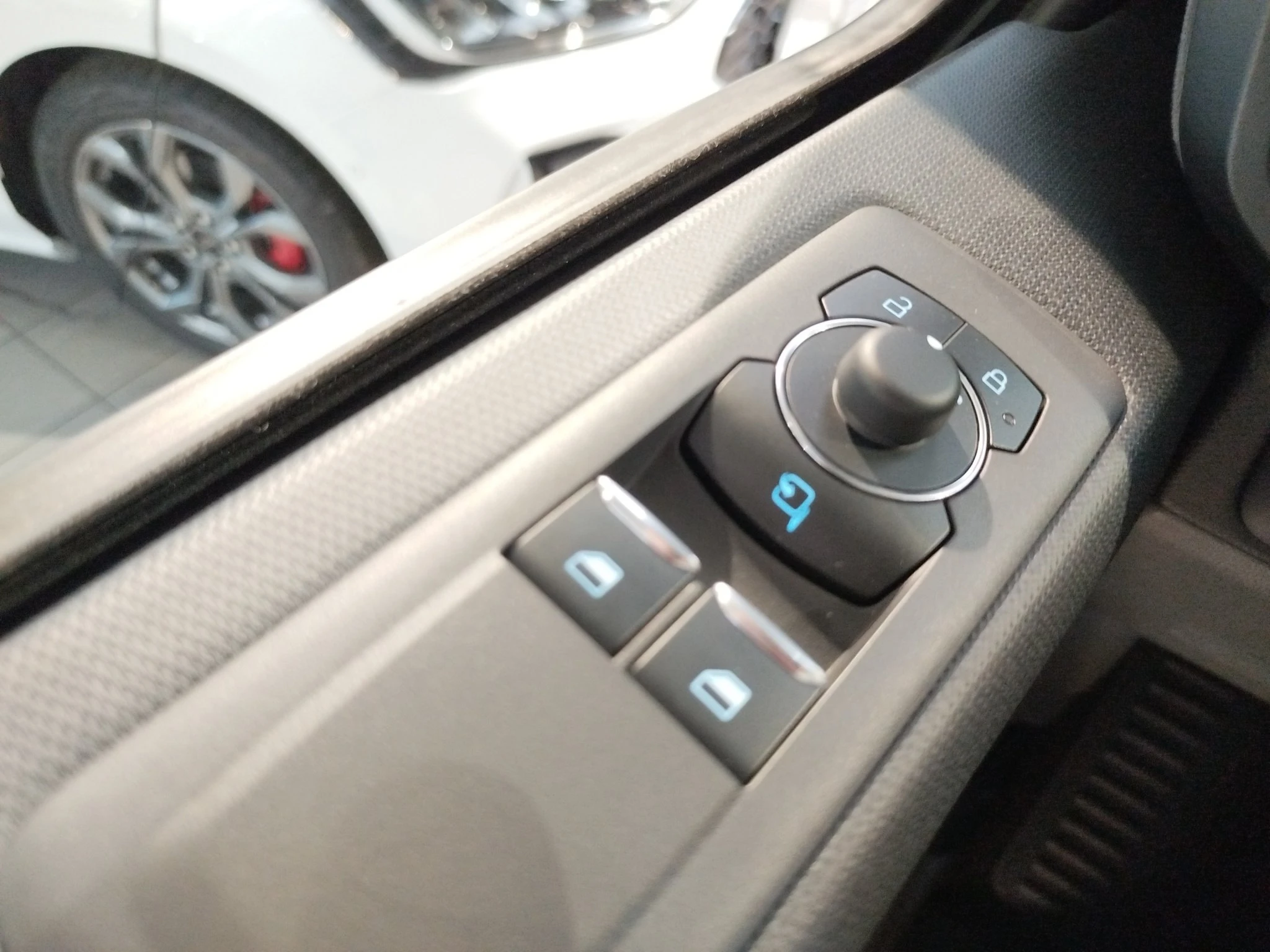 Ford-Tourneo Custom-image-14
